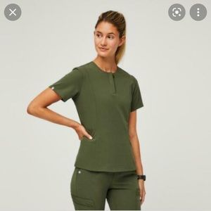 Women’s XS Figs Slim Henley Scrub Top in Dark Olive